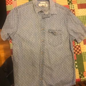 Men’s casual shirt